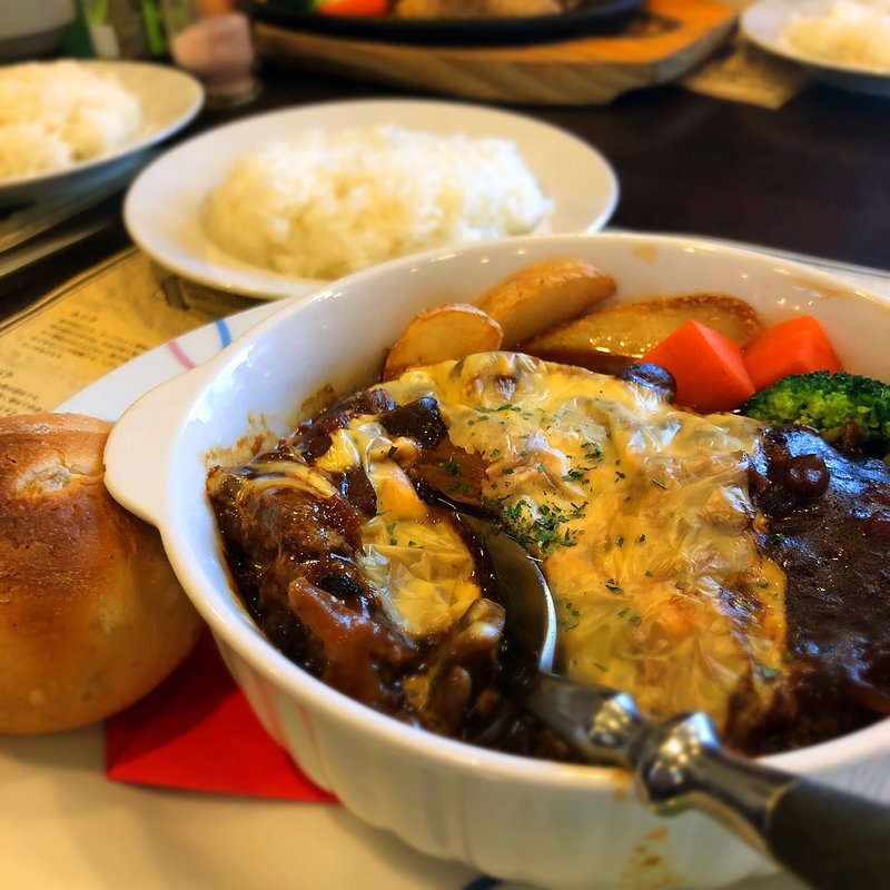 煮込みデミグラスハンバーグ(成しま  草薙店)