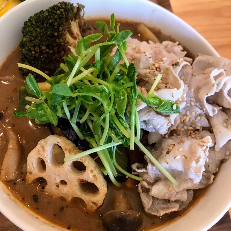 豚しゃぶときのこのスープカレー(スパイスキッチンま黒)