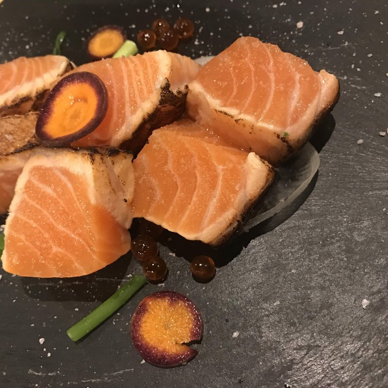 サーモンのステーキ(サーモンバル パーシャ)