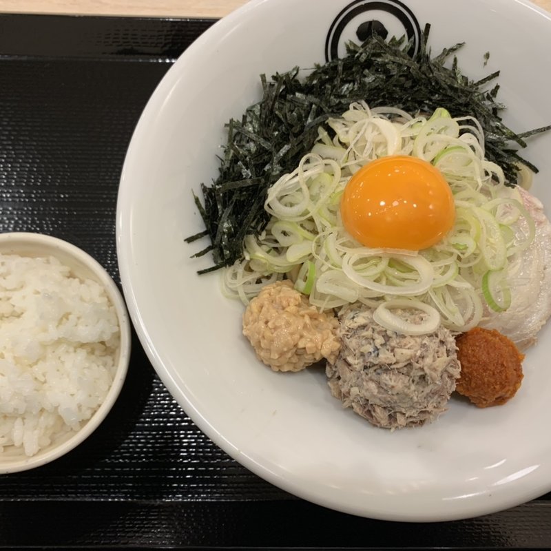 ひっぱり混ぜそば(山形らーめん 八八 名神口店)