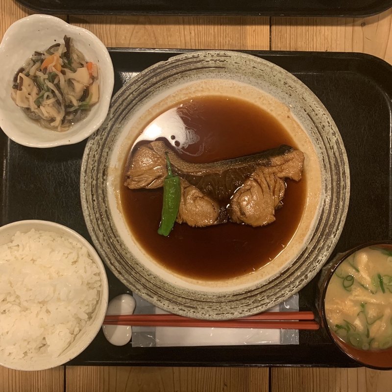 対馬・ブリ煮付け定食(梅山鉄平食堂 )
