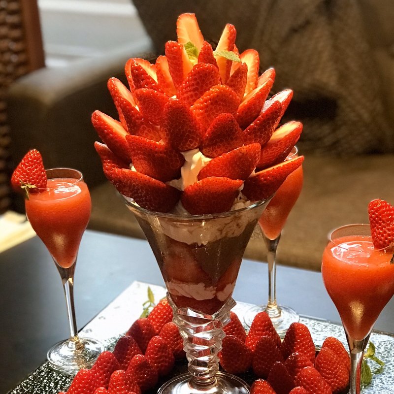 座ったままで苺狩り(ザ・リビング)