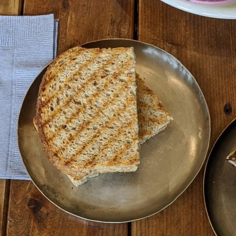 クリームチーズとはちみつサンド(yohak)