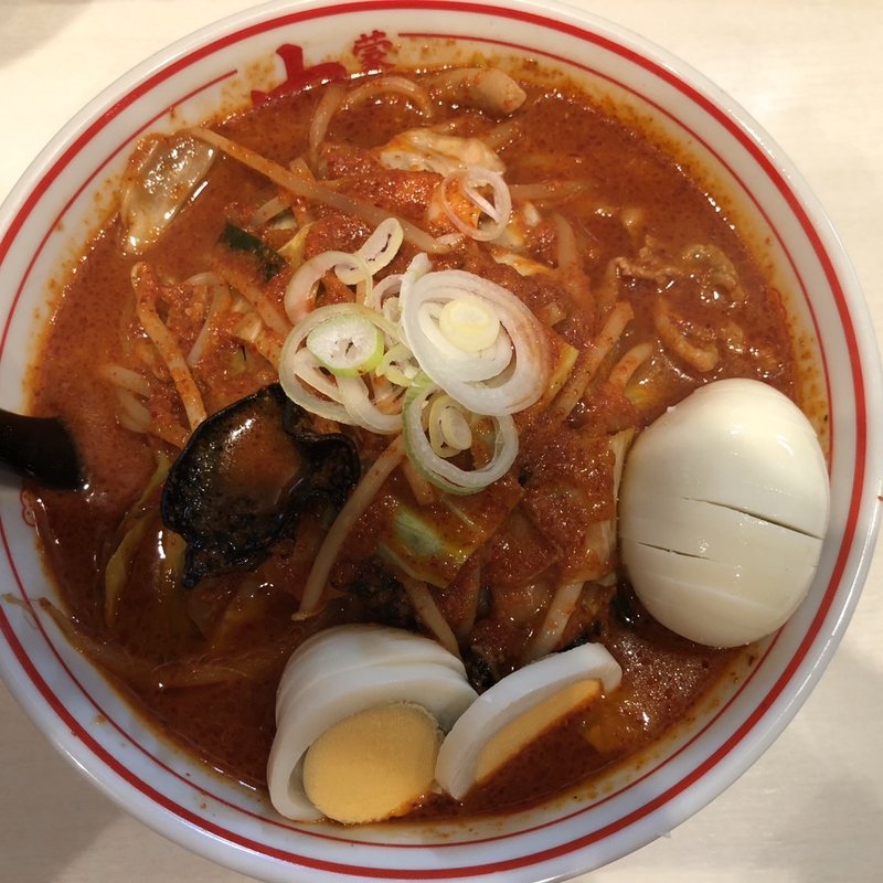 北極ラーメンヤサイシャキシャキバージョンとネギ増し(蒙古タンメン中本 高田馬場店 （もうこたんめんなかもと）)