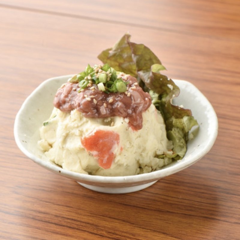 クリームチーズと酒盗の大人のポテサラ(もつ焼 煮込み ヤリキ 上野総本店)