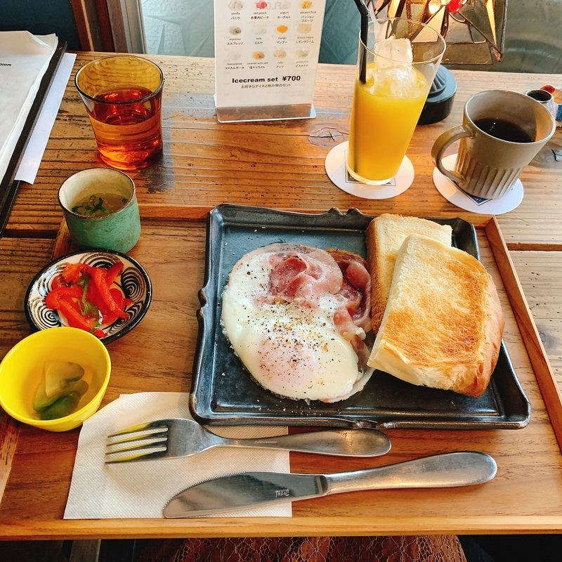 ベーコンエッグ(喫茶ニカイ)