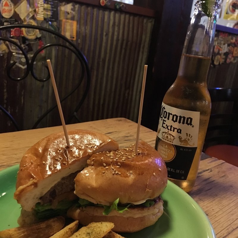 ハンバーガー(ヴィレッジヴァンガードダイナー下北沢店)