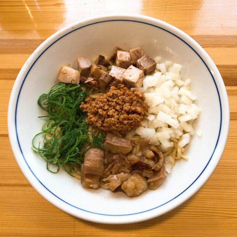 ホルモンまぜそば(麺や 清流)