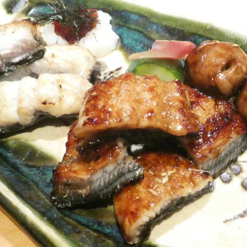 びわ湖の天然鰻　2色焼(作一)