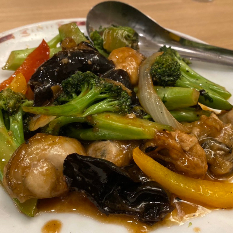 帆立と彩り野菜の香り炒め(中華レストラン みつい)