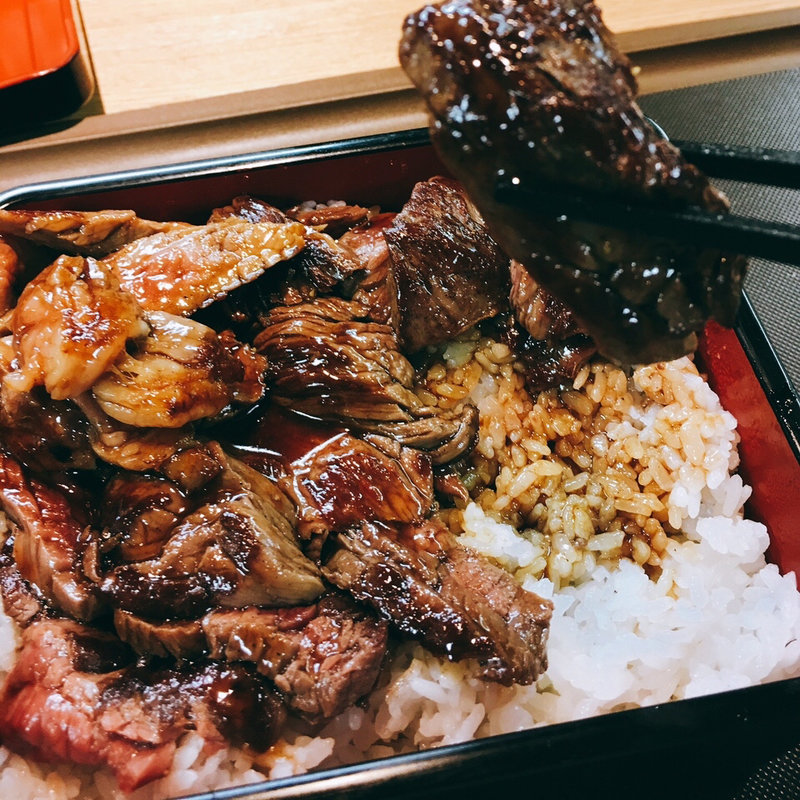 牛ロースステーキ重（大）(ステーキ重くまき神田店)