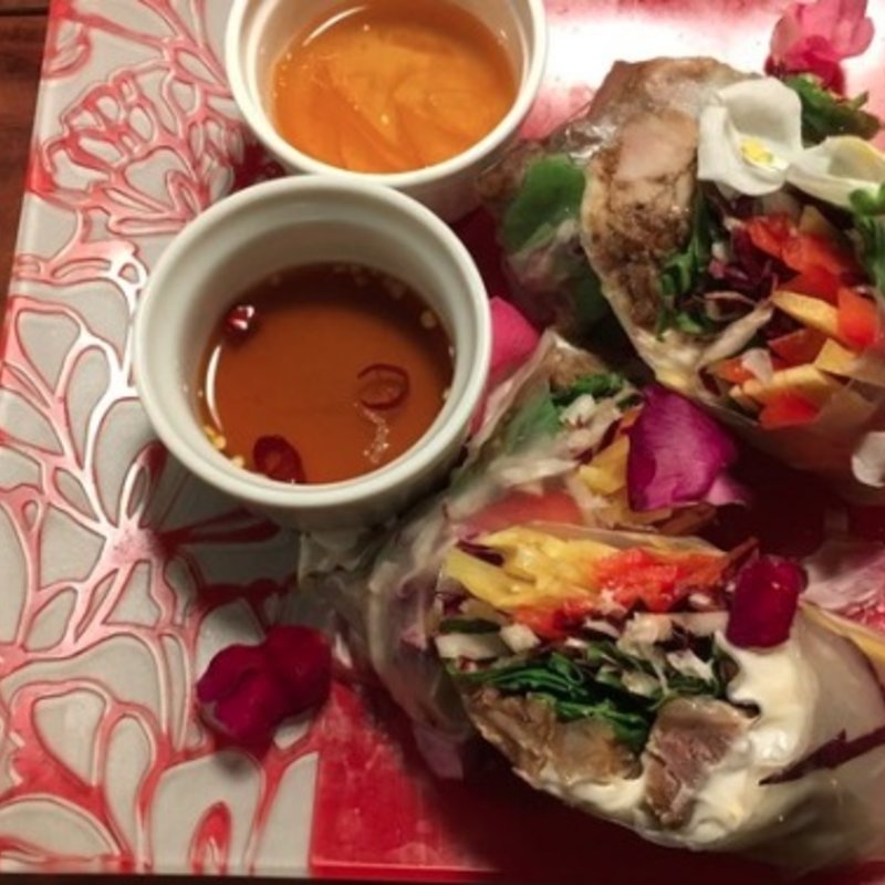 熟成牛と旬菜の生春巻き(旬熟成 六本木店)