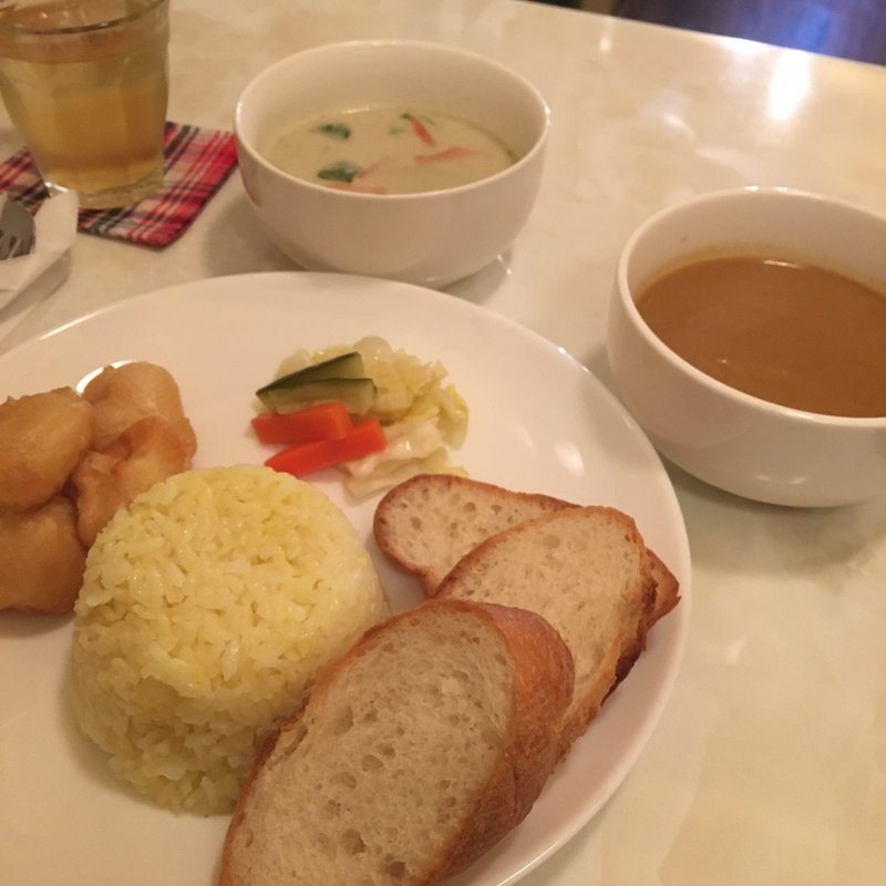 half & half(カリーアンドカフェ バジル)