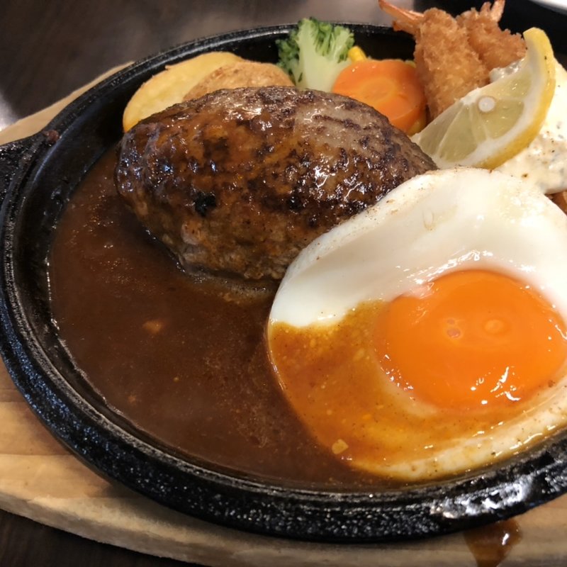ハンバーグandエビフライ(ハンバーグ&ステーキlolo)