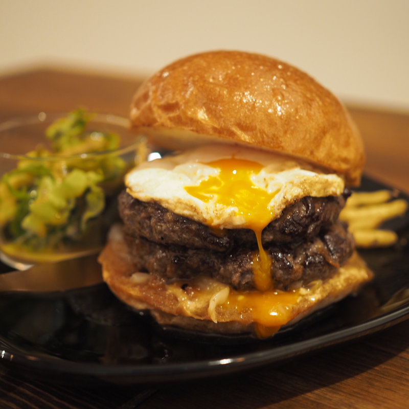 肉肉オニオンバーガー(肉300g)(milia burger)