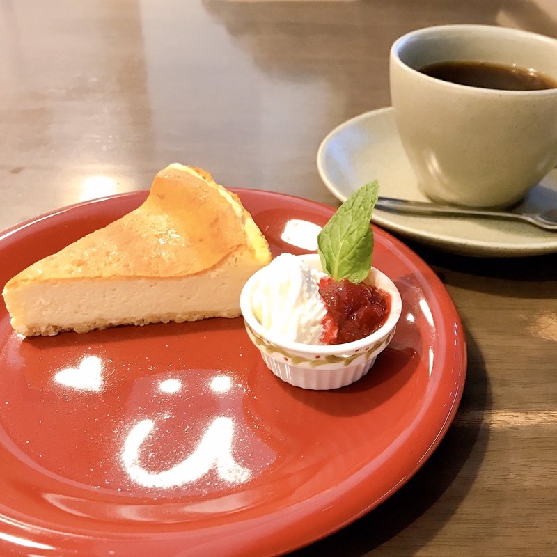 濃厚ベイクドチーズケーキ（ドリンク付）(アンワインド （unwind）)