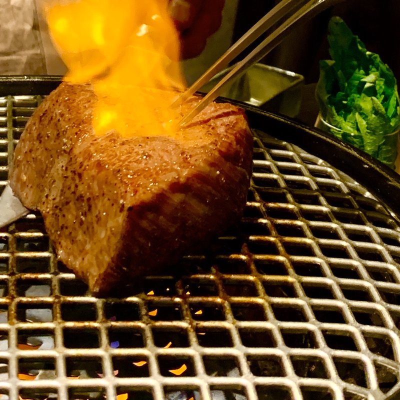 塊肉(板前焼肉　赤と霜)