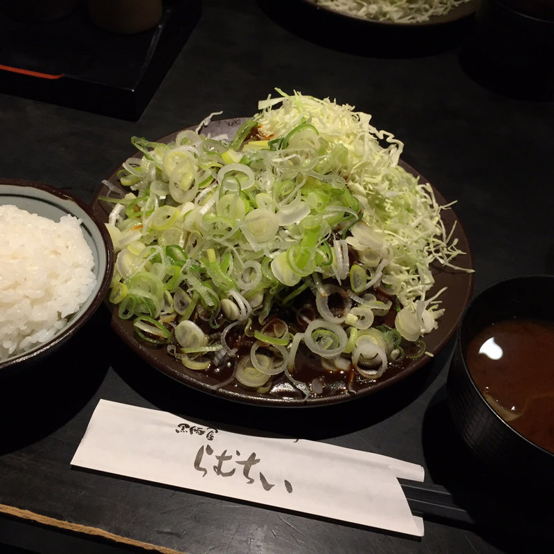味噌かつ定食(黒豚屋 らむちぃ)