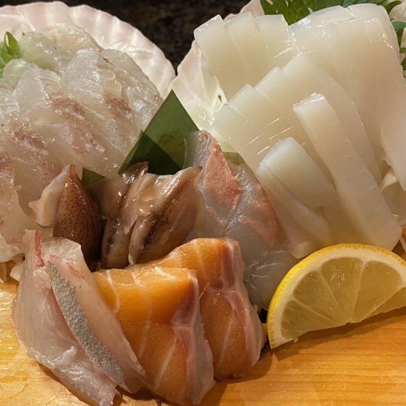 刺身盛り合わせ(紫鶴 （しづ）)