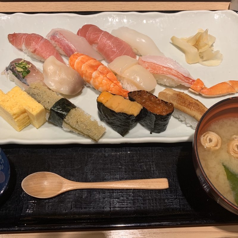 ぼたん(すし屋 銀蔵 KITTEグランシェ店)