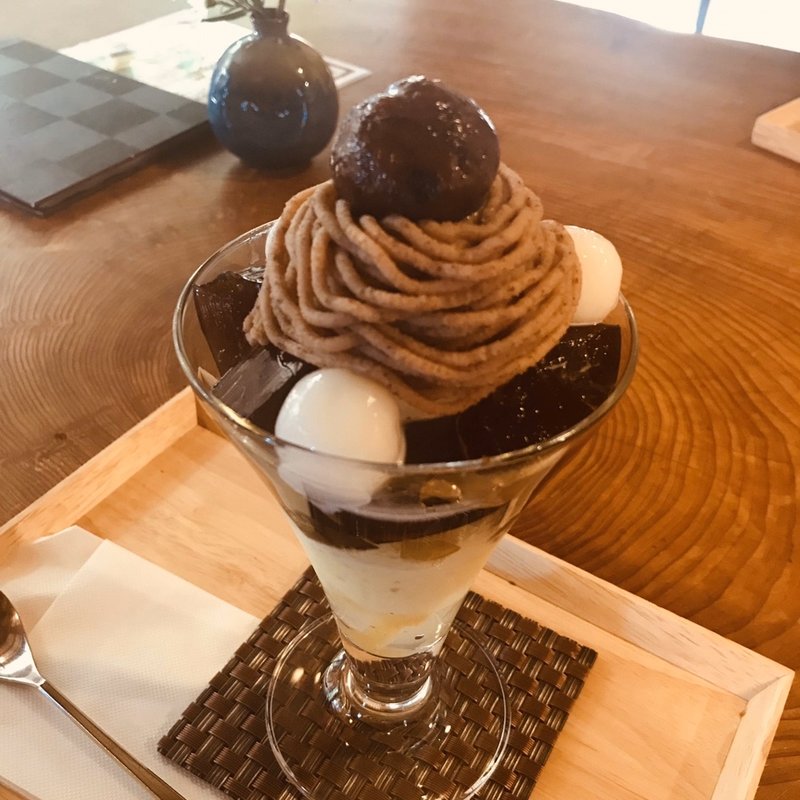 栗のモンブランパフェ(みやけ 旧鴻池邸表屋)