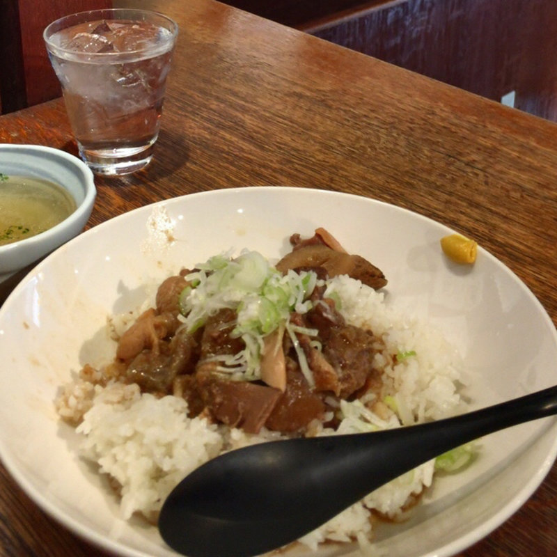 ぶっかけホルモン丼(じろ銀)
