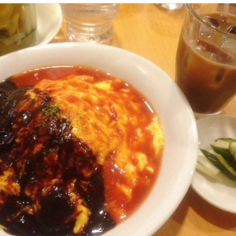 トマトハヤシオムライス(神田たまごけん 東池袋店)