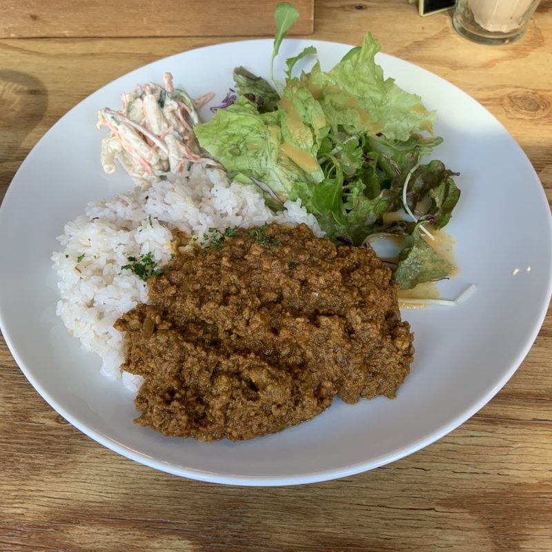 ドライカレー(デコボコキッチン)