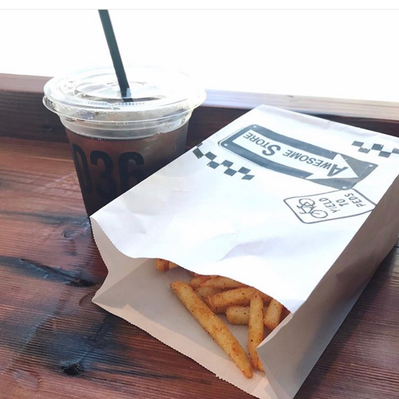 (オーサム ストア&カフェ)