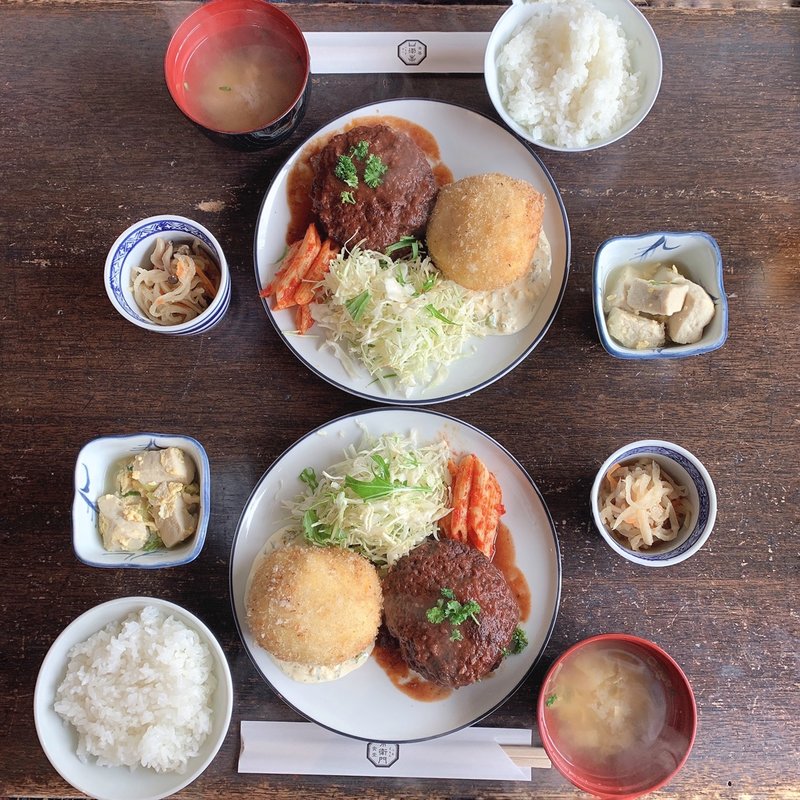 カニクリームコロッケとハンバーグ定食(常衛門食堂 （ツネエモンショクドウ）)