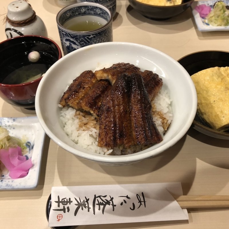 上鰻丼(あつた蓬莱軒 神宮店 （あつたほうらいけん）)