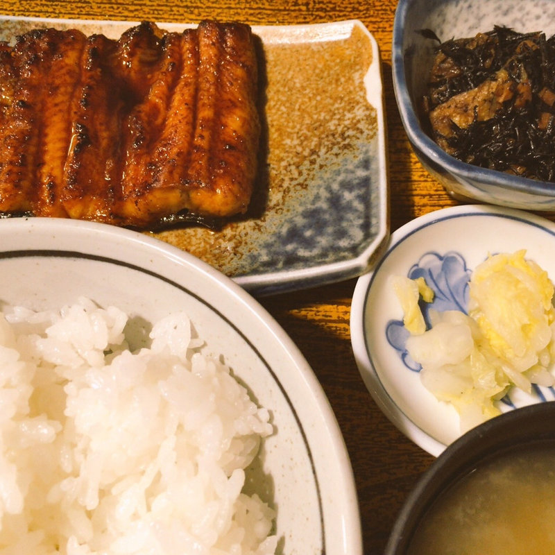 昼食(みますや)