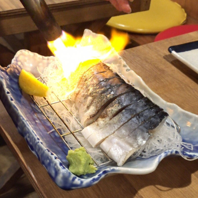〆さばの炙り(磯丸水産 池袋西口2号店)