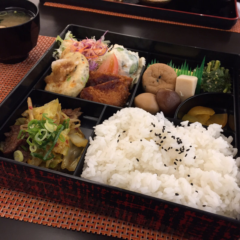 おまかせB弁当(ロイン 県庁前店)