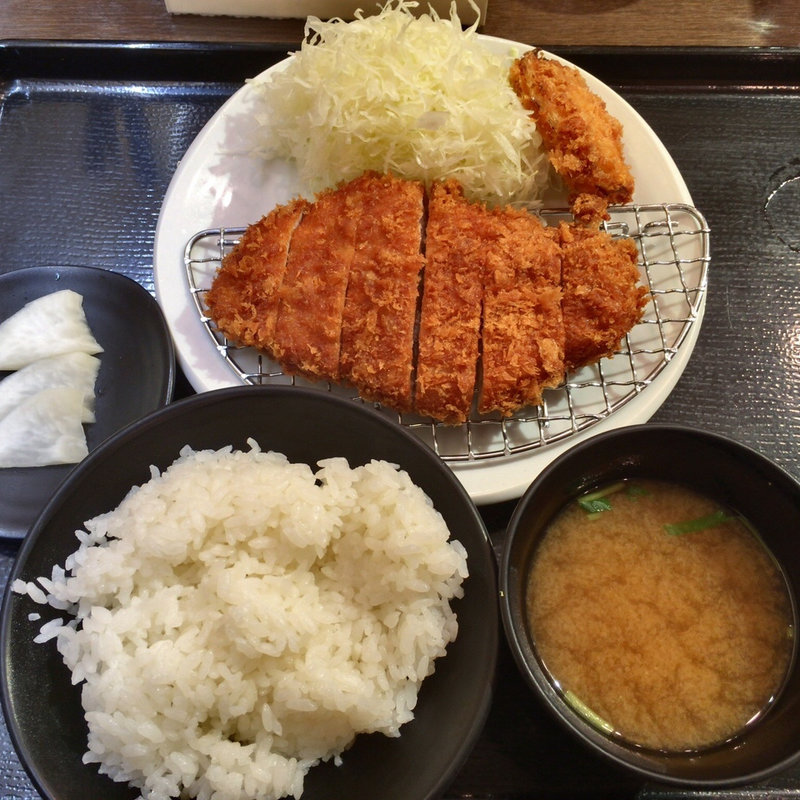 ロースかつ定食(とんかつ・六九)