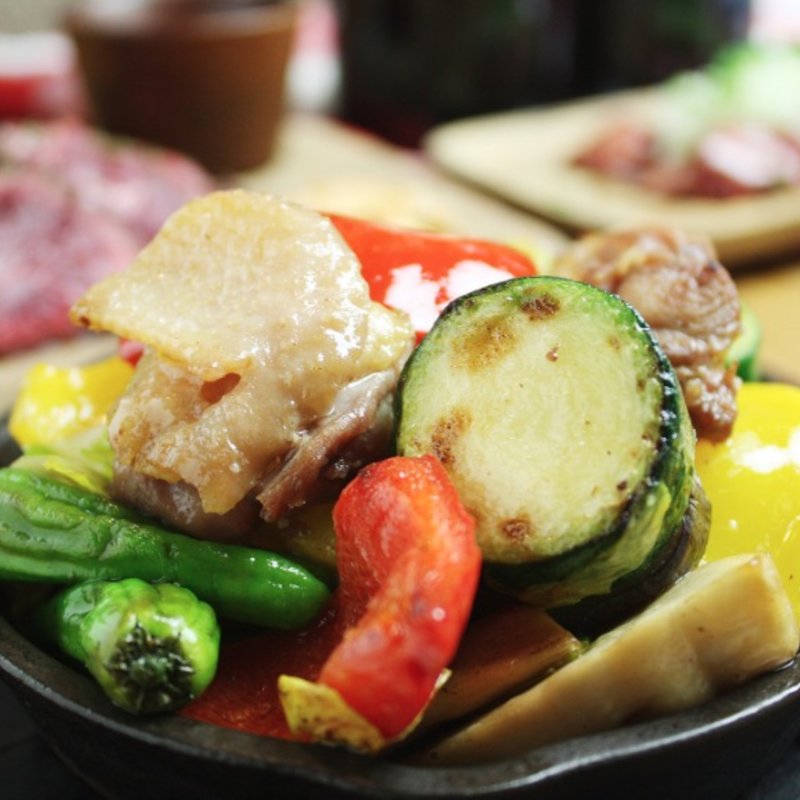 親鶏と旬野菜のソテー(ミートマン 六本木店)