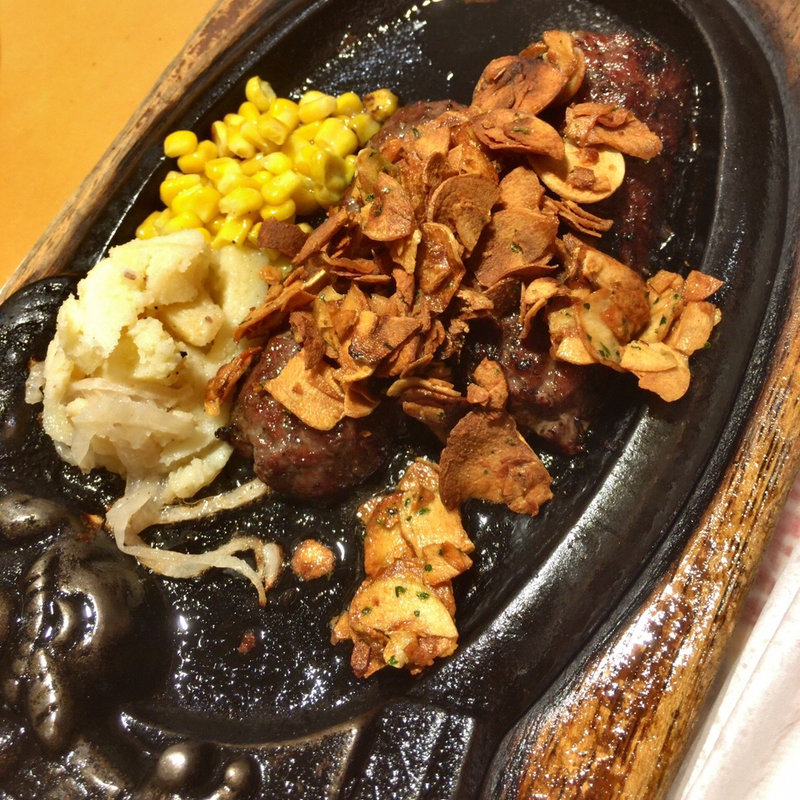 炭焼きがんこハンバーグセット+フライドガーリック(ステーキハウス ブロンコビリー多摩ニュータウン通り店)