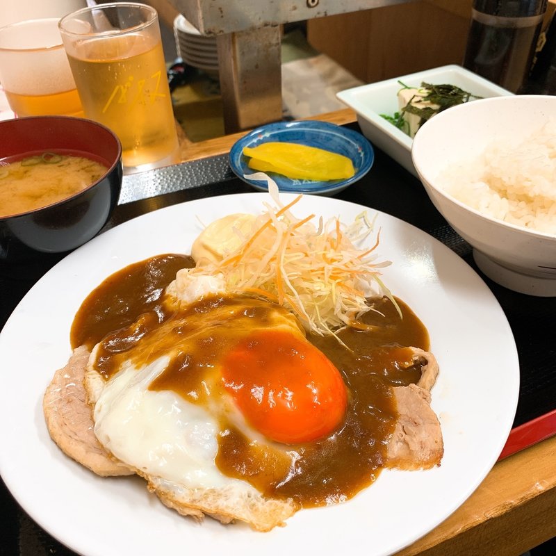 チャーシューエッグ定食(ニュー正富)