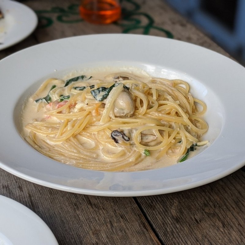 牡蠣とほうれん草のクリームパスタ(Cávollo Café)