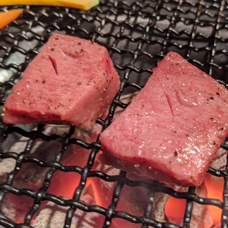 究極の厚切りタン塩(焼肉もとやま 新宿店)