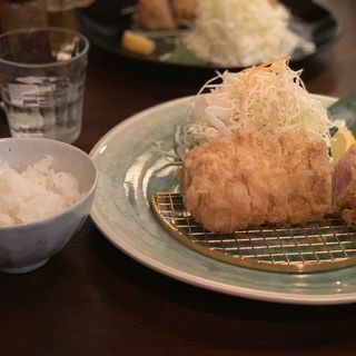 ロースかつ定食(神楽坂とんかつ あげづき)