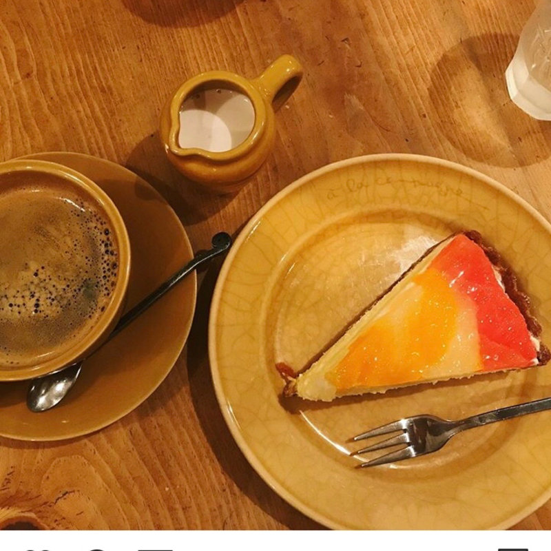 タルト・オ・パンプルムース・エ・オ・レザン(パティスリー・アラカンパーニュ 池袋店 （PATISSERIE a la campagne）)