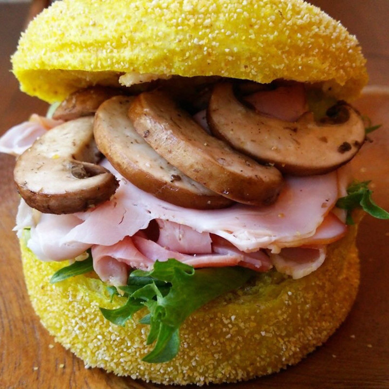 ハムサラダサンド(ティーズベーカリー)