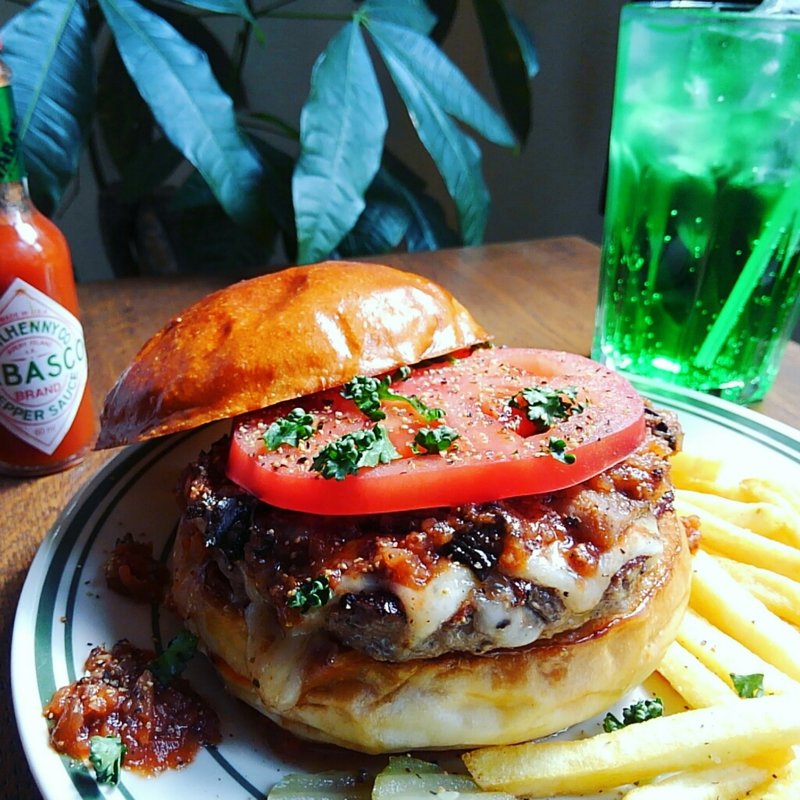 ミートソースのハンバーガー(ザ マンチーズ バーガーワークス （THE MUNCHIES BURGER WORKS）)