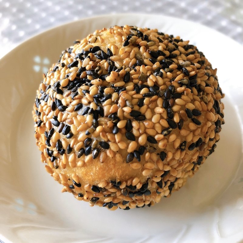 胡麻団子(デリフランス 横浜ベイクォーター店)