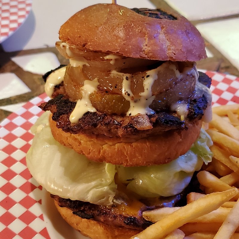 ダブルチーズバーガー(STOVES ストーブス)