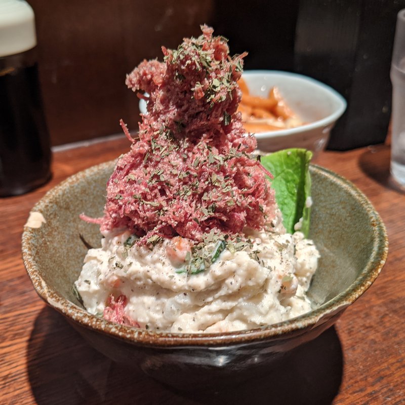 ポテトサラダコンビーフのせ(立ち飲み 竜馬)