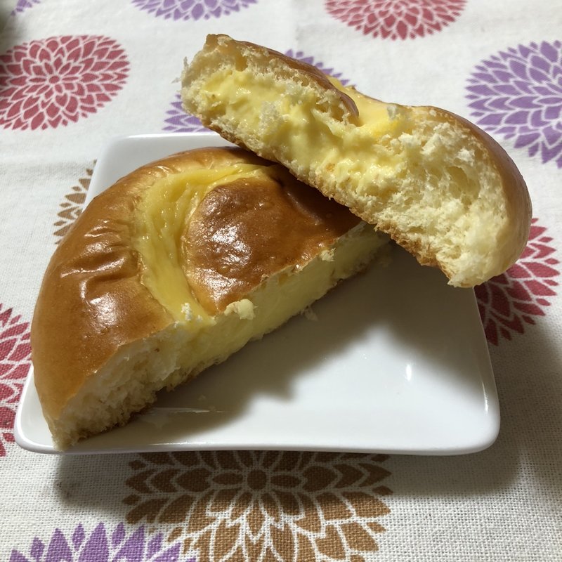 純生クリームパン (テチュアンドサン （Tetu&Sun）)