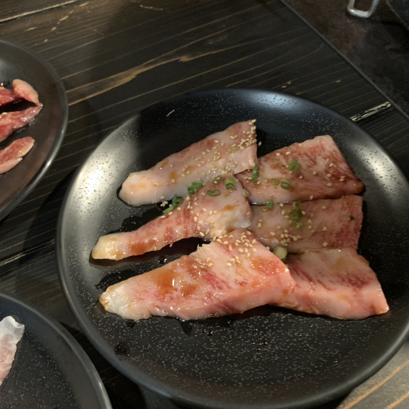 白上カルビ(大阪 七輪)