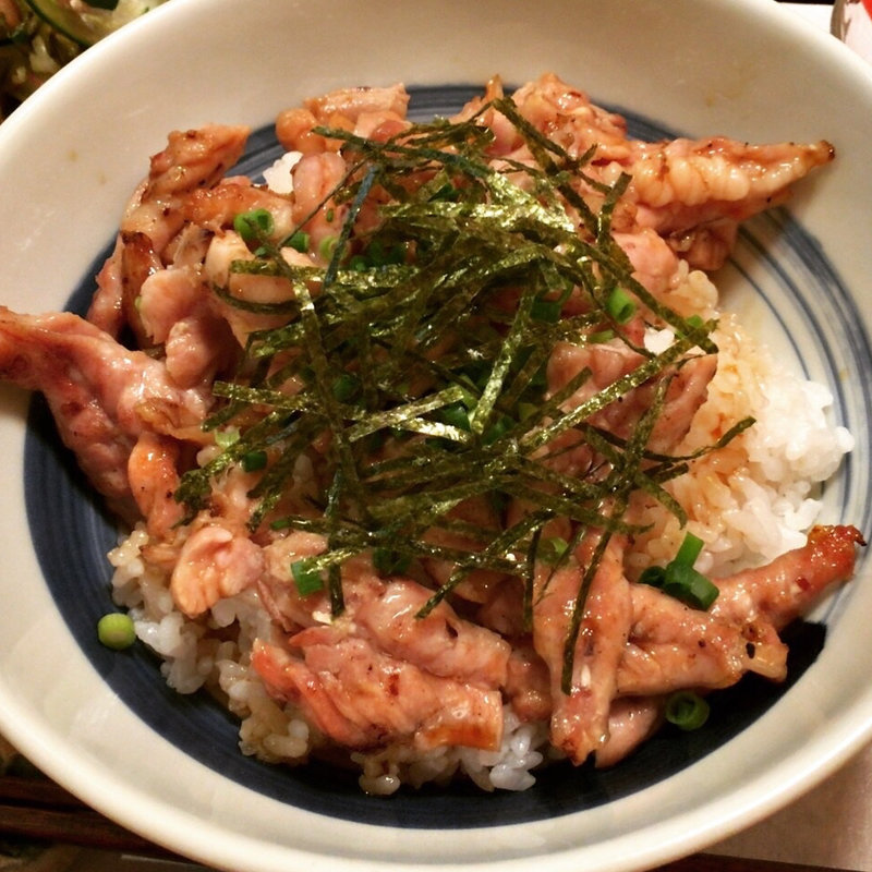 せせり丼(九 （いちじく）)